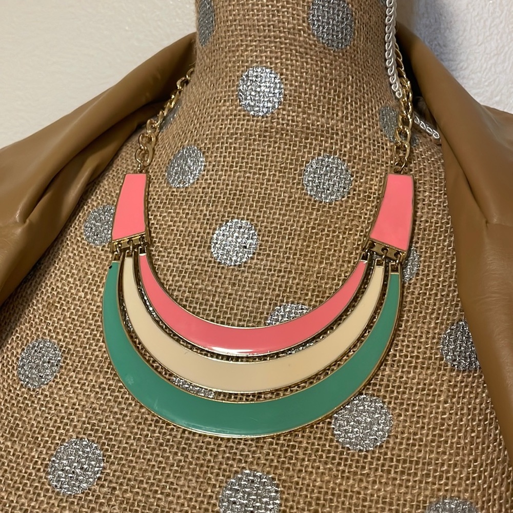 Fashion Teal Cream, Gold Chain Medium Chunk Metal Necklace